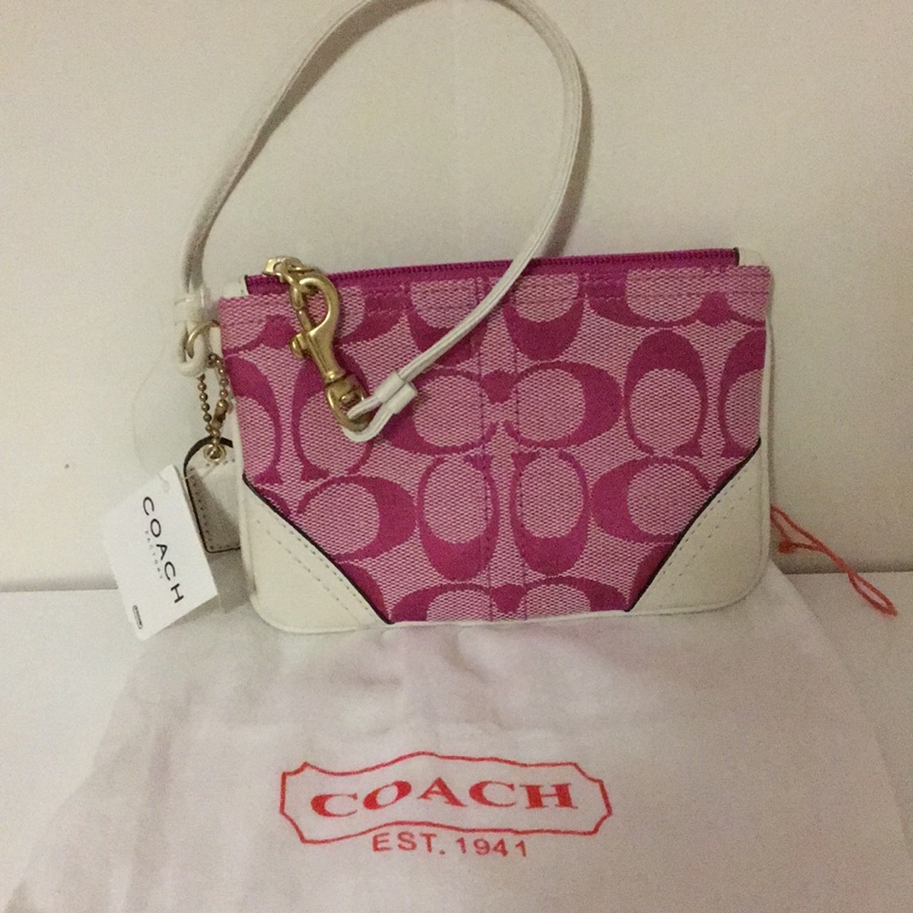 COACH Small Wristlet
